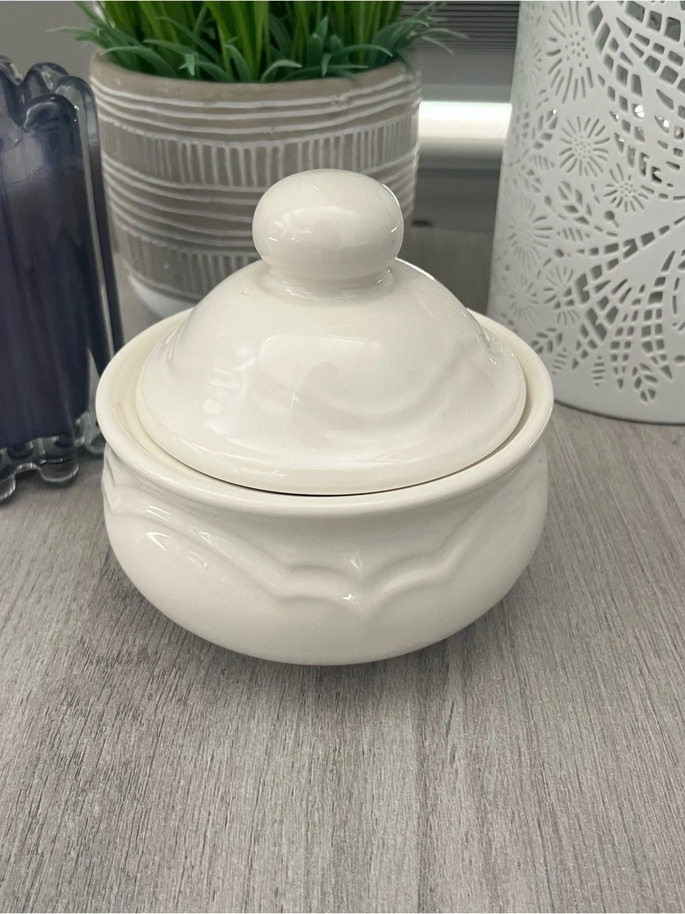 Pfaltzgraff Gazebo Ivory Covered Sugar Bowl w Lid Stoneware